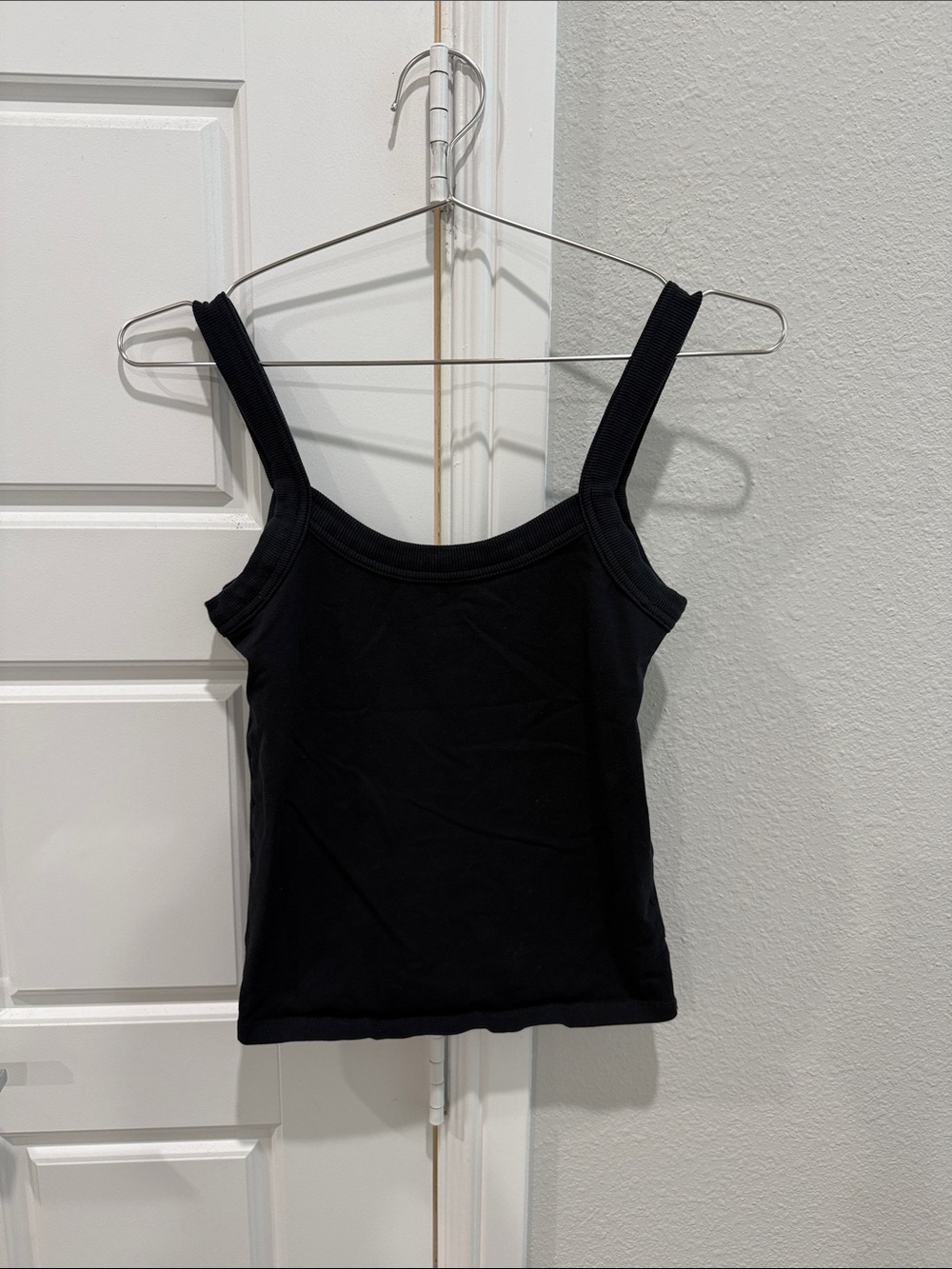 Aritzia Women's Black Tank Top - Classic Ribbed Straps